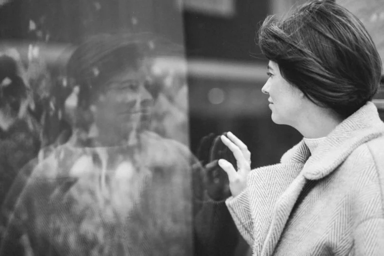 Minimalismus im Business: Warum Klarheit deine Wirkung verdoppelt